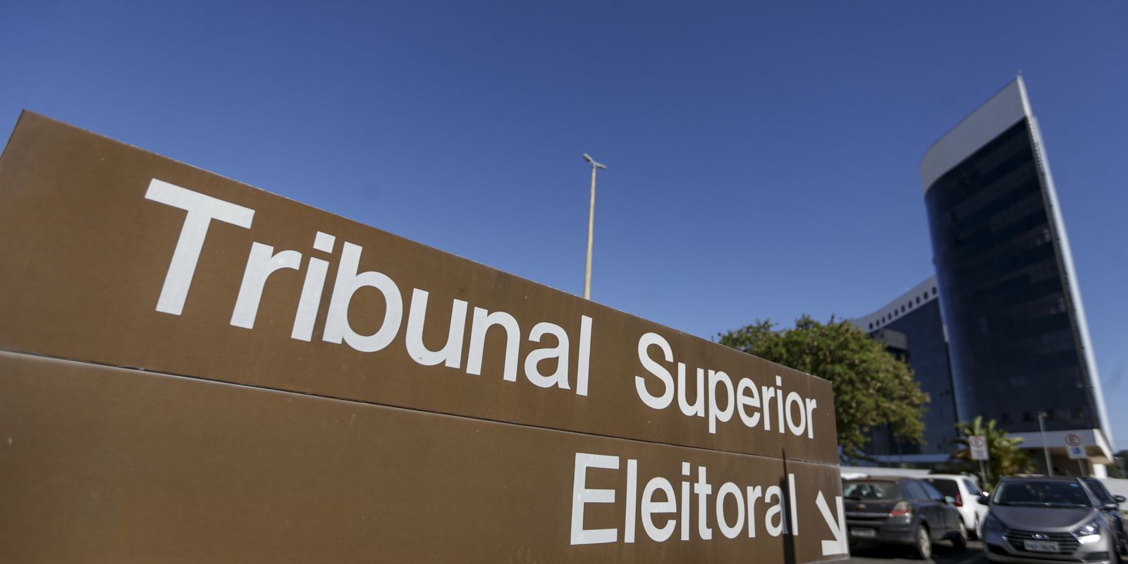 Eleitores têm até 20 de agosto para solicitar voto em trânsito no TSE
