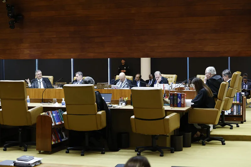 STF mantém mínimo de 10% de servidores efetivos em cargos comissionados no MP do Amazonas