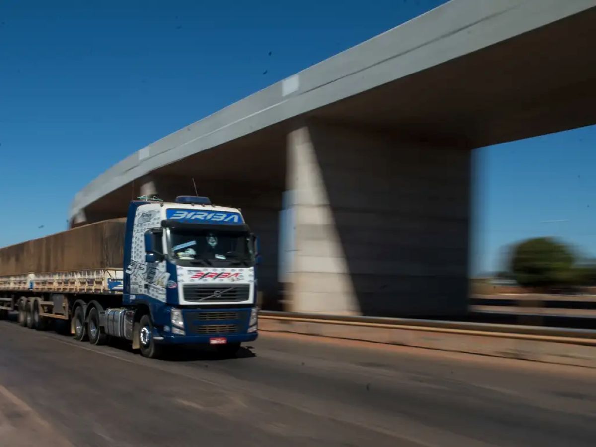 Supremo Tribunal Federal mantém obrigatoriedade de seguro para transporte de cargas