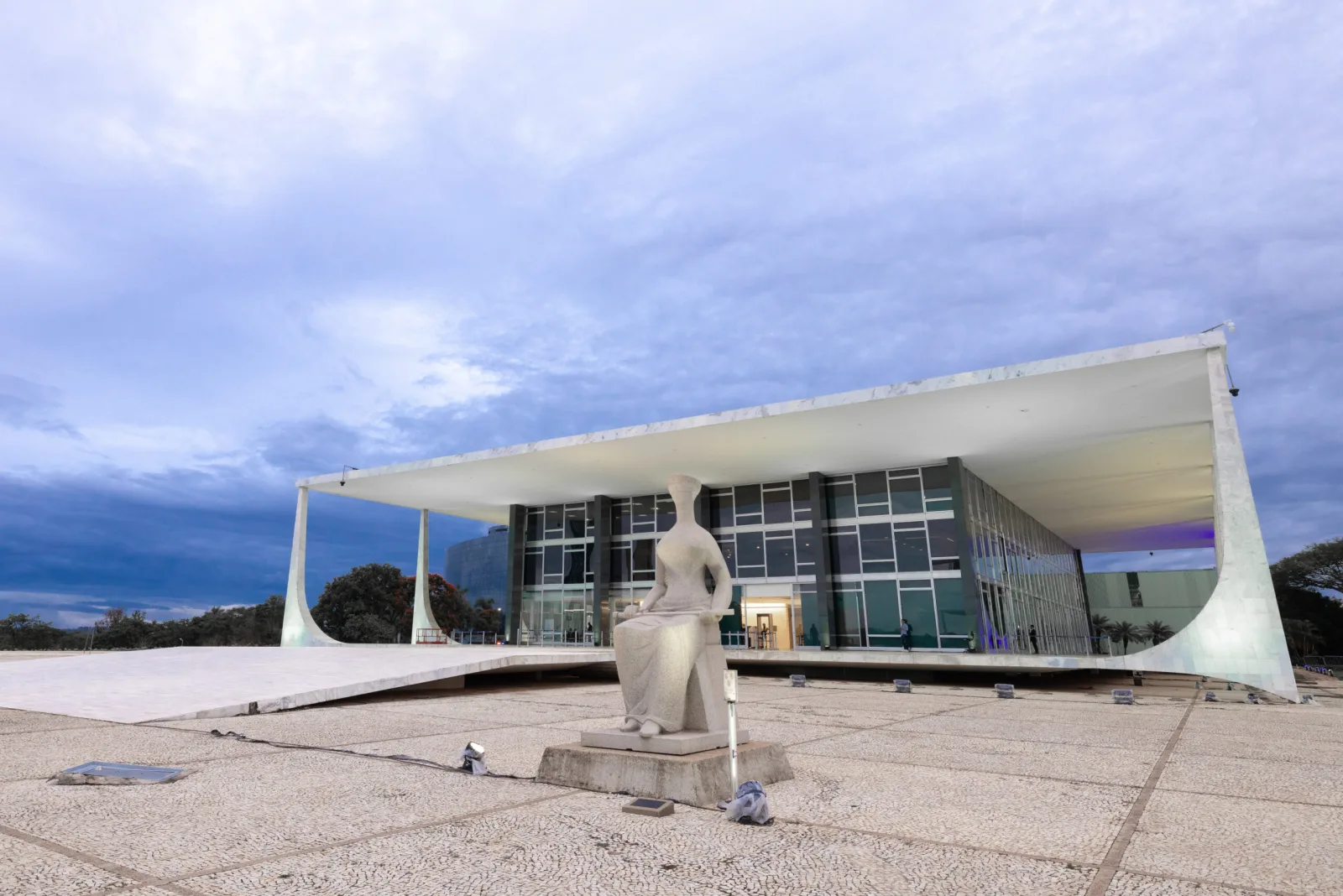 STF mantém cobrança de adicional de ICMS sobre serviços de telecomunicações para fundo de pobreza