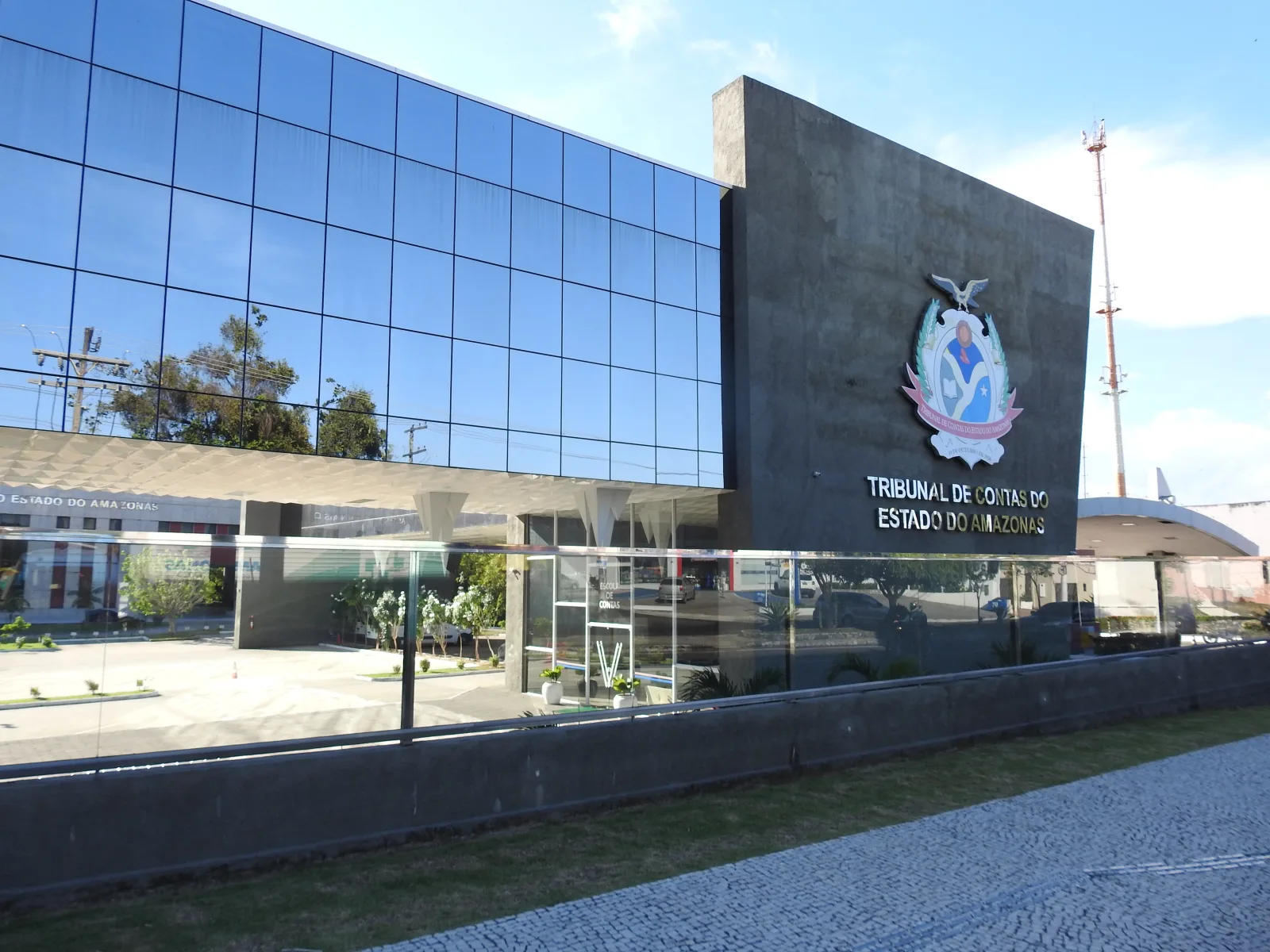 TCE-AM suspende licitação da Prefeitura de Manaus por dúvida em edital de seguro