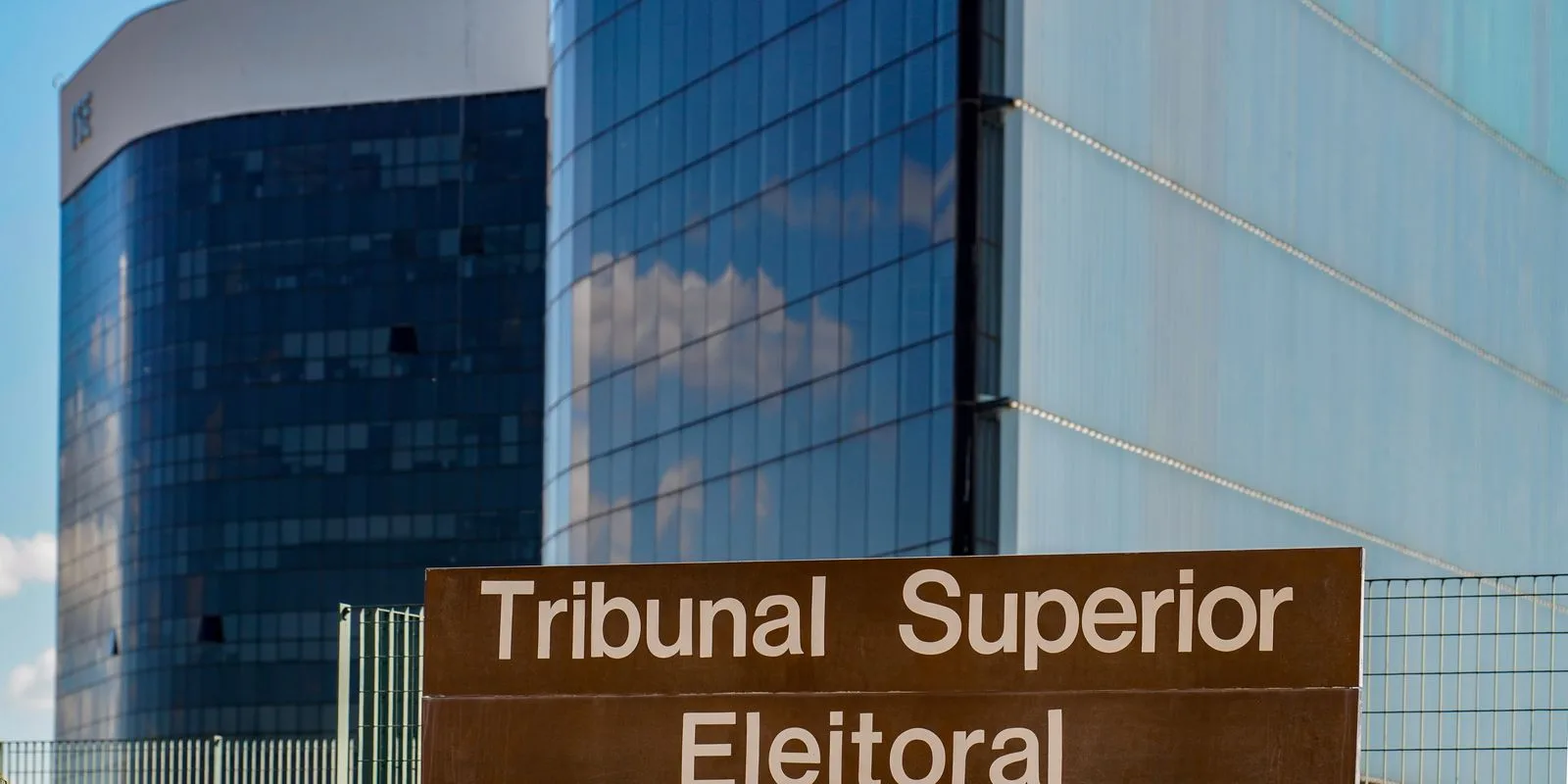 TSE registra mais de 50 mil denúncias de propaganda eleitoral irregular