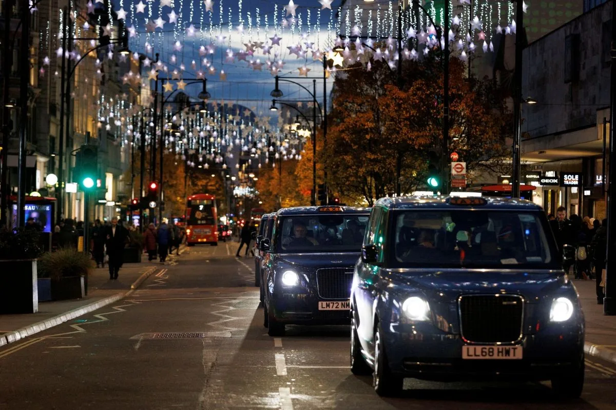 Alta Corte de Londres rejeita ações de taxistas contra Uber por prescrição