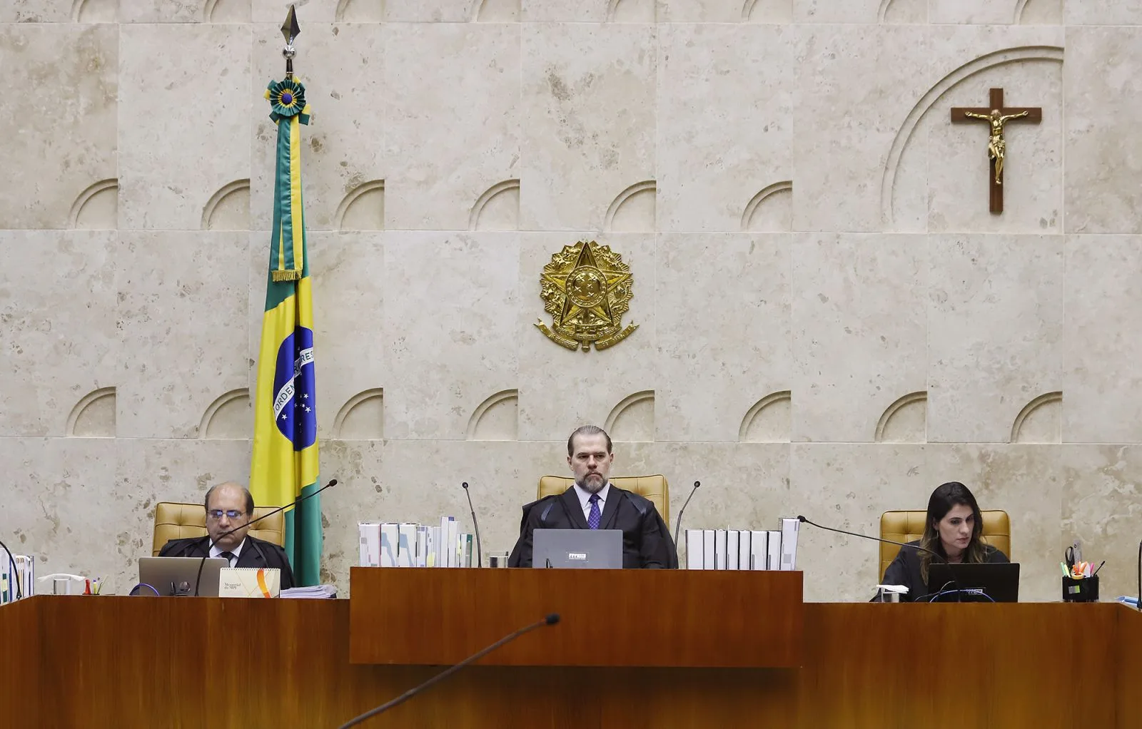 Menção a Deus em evento público e o retorno do debate sobre laicidade