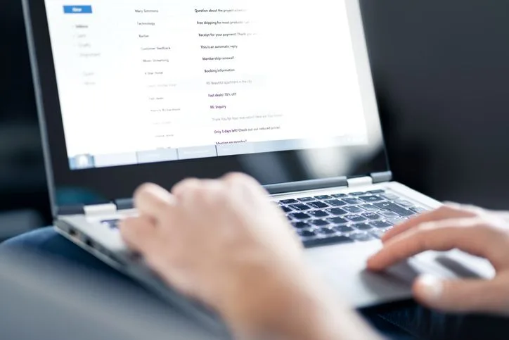 TST mantém condenação de empresa que expôs na intranet lista de empregados que a processaram