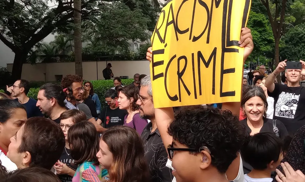 Justiça homologa acordo de R$ 1 milhão entre MP e shopping paulistano após caso de racismo contra adolescente