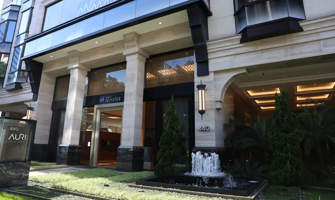 Justiça do Rio bloqueia R$ 135 milhões do Banco Master e de gestoras em ação do Rioprevidência